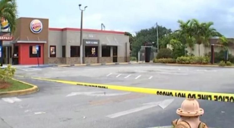 Mujer dispara contra sujeto en Burger King de Miami