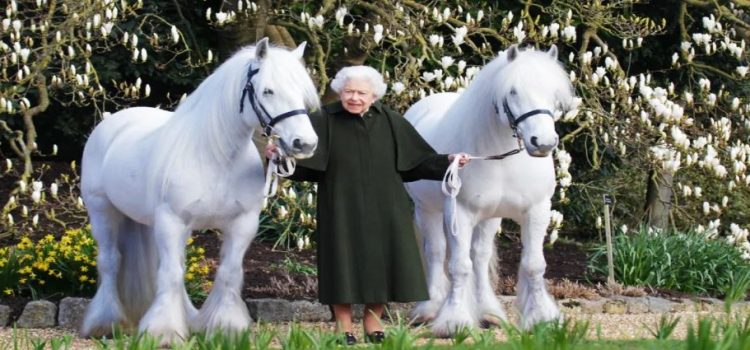 Reina Isabel cumple 96 años