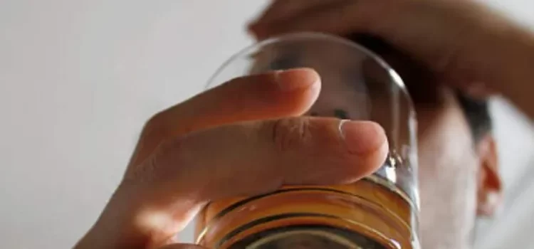 Implantan en China chip para dejar de beber