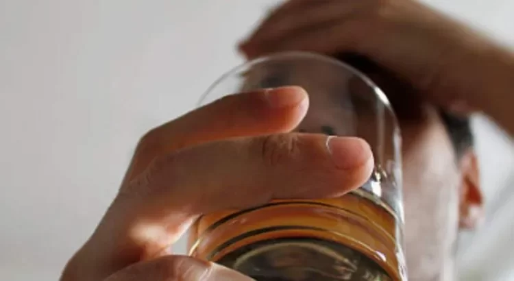 Implantan en China chip para dejar de beber