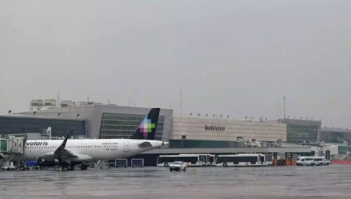 12 vuelos en el aeropuerto de Vallarta son afectados por el Popocatépetl