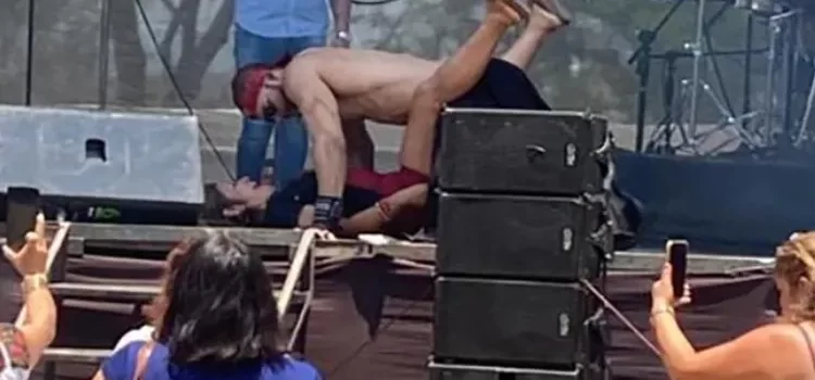 Con strippers festejan a madres sindicalizadas