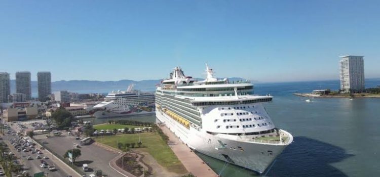 Aumenta 31% el número de cruceristas que arriban a Puerto Vallarta