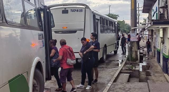 Caos en Puerto Vallarta por falta de transporte público