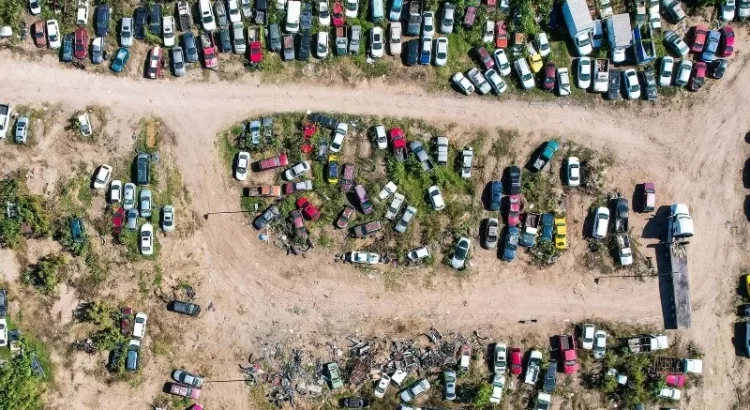 Desafíos y quejas persisten en el rastreo de vehículos en depósitos