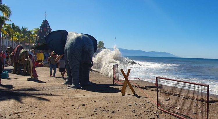 Fuerte oleaje desata acciones preventivas en el malecón