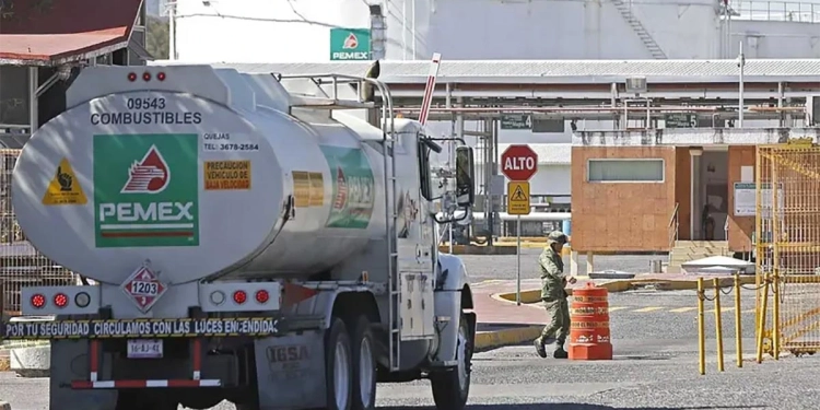 Pemex será el  mayor riesgo fiscal del próximo gobierno, advierte Bank of America