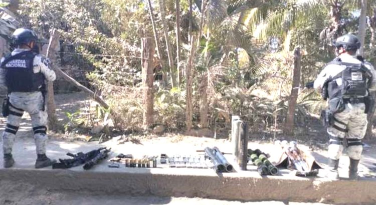 Hallan lanzacohetes, granadas y droga en operativo de la GN en El Ranchito