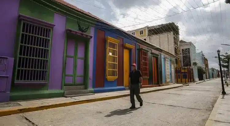 Venezuela reduce jornada laboral en el sector público por emergencia climática