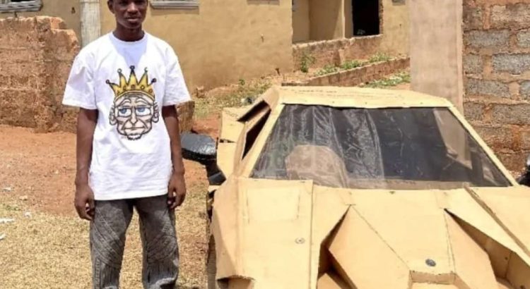 Construyó su Lamborghini con cartón … y funcionó