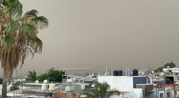 Se presentan llovizna y tormenta de arena en Jalisco