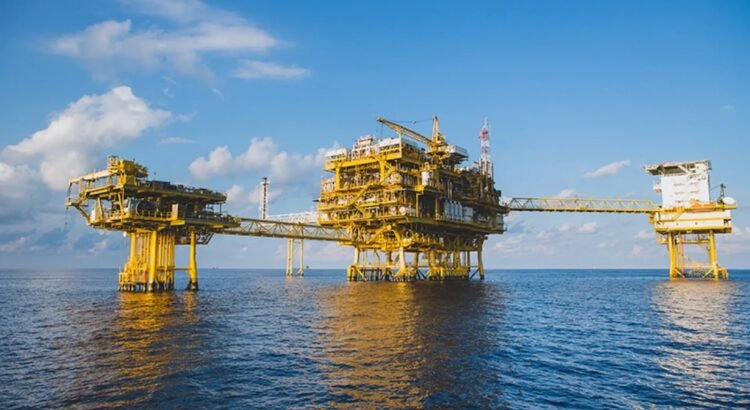 Precios de petróleo caen alrededor de 6% tras cese al fuego entre Israel e Irán