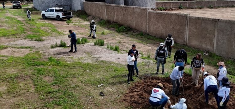 Colectivo civil localiza 12 bolsas con restos humanos en Jalisco