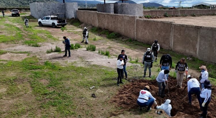 Colectivo civil localiza 12 bolsas con restos humanos en Jalisco