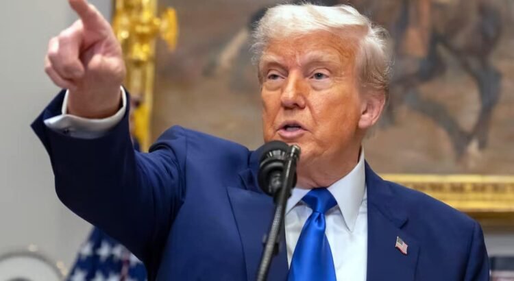 Aranceles farmacéuticos podrían llegar a 200%, amaga Trump