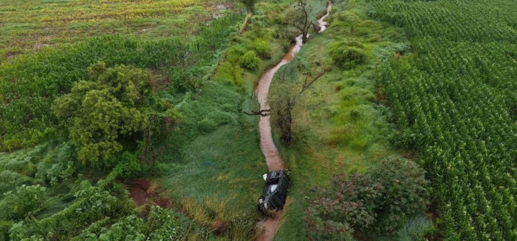 Tres muertos tras intentar cruzar río en camioneta, en Tepatitlán, Jalisco