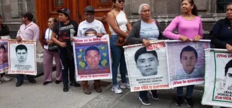 Lamentan padres de los 43 la falta de avances en investigación del caso Ayotzinapa Lamentan padres de los 43 la falta de avances en investigación del caso Ayotzinapa