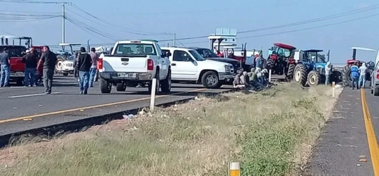 Agricultores de Jalisco amenazan con bloqueos ante falta de respuesta del gobierno Agricultores de Jalisco amenazan con bloqueos ante falta de respuesta del gobierno